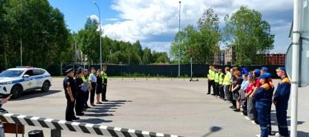 МОЛОДЁЖЬ ПКТС РУЛИТ ПО ПРАВИЛАМ